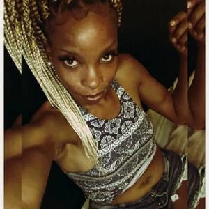 Meet your Posher, Nikki